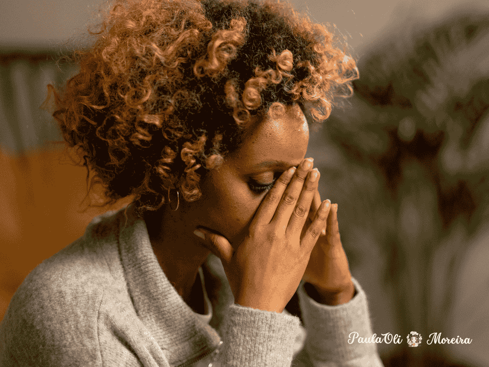 Mulher sofrendo de ansiedade-O poder da terapia